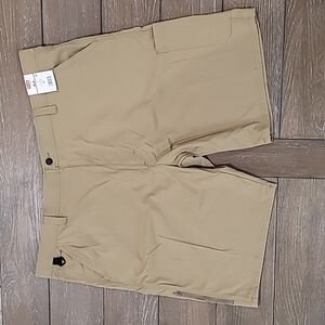 NWT Wrangler Big Men's Outdoor Performance Utility Short, Elmwood, Size 46
